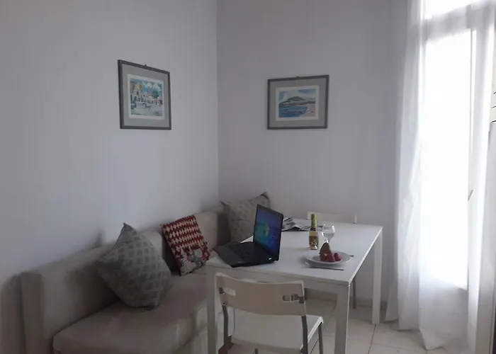 Beautiful Center Flat * Rhodes City